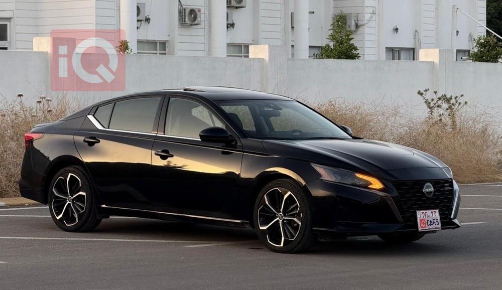 نيسان ألتيما